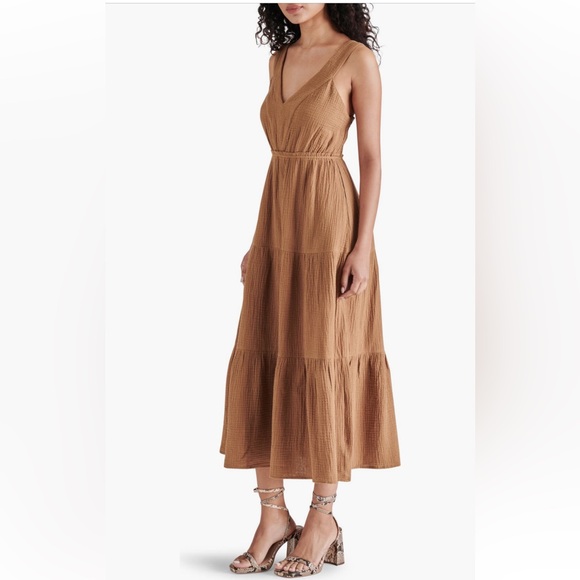 STEVE MADDEN Amira Tiered Cotton Midi Dress - Picture 3 of 13